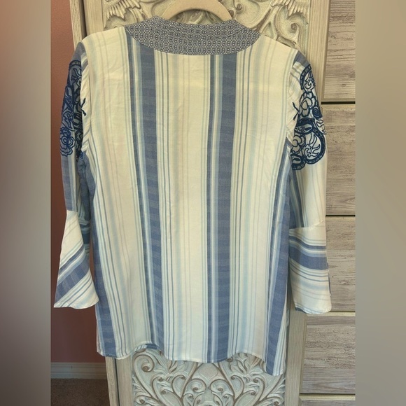Chicos bohemian blue & white stripped embroidered peasant top bell sleeves 4/6 - Picture 5 of 11